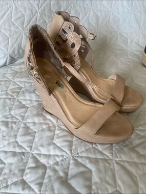 Nude Scalloped Ankle-Strap Wedge Sandals